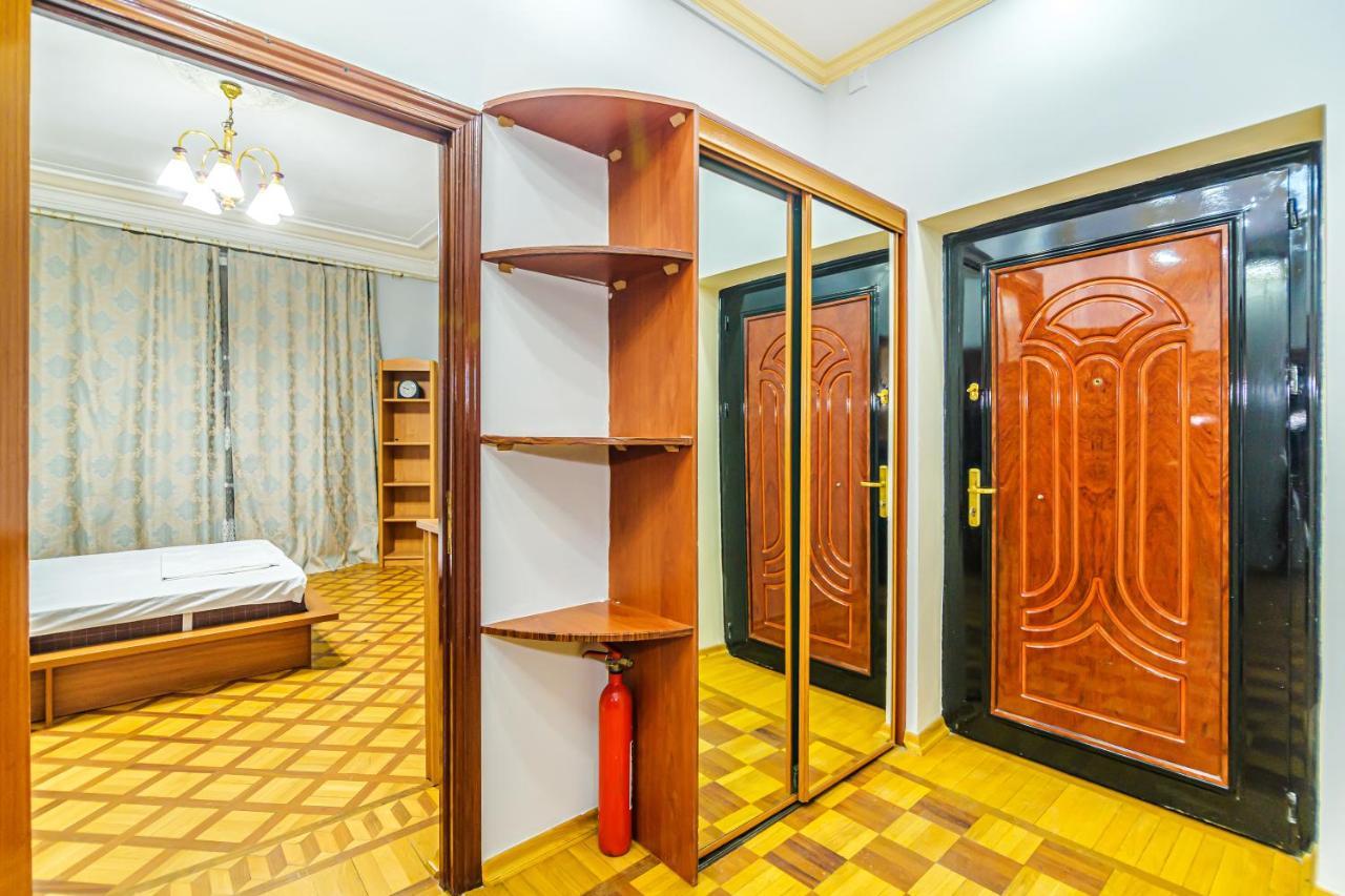 Targovu Nizami Street 4 Room Баку Экстерьер фото